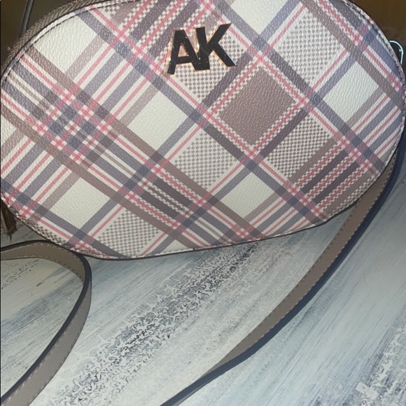 NEW Anne Klein crossbody. - Picture 2 of 7